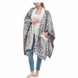 Snow Leopard Print Women's Plush Wrap.